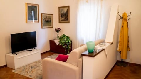 casa miranda - terrace on the river near Florence Apartment in Emilia-Romagna