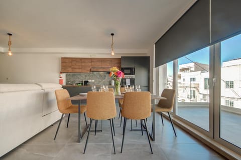 View (from property/room), Balcony/Terrace, Living room, Seating area