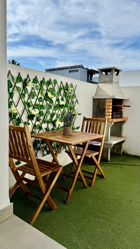 BBQ facilities, Balcony/Terrace, Garden view