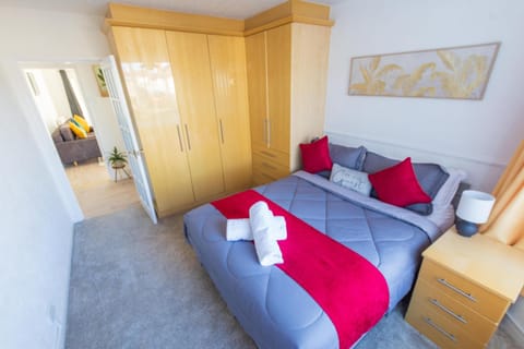 Bed, Bedroom, towels, wardrobe