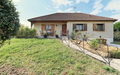 Property building, Patio, Garden, Garden view