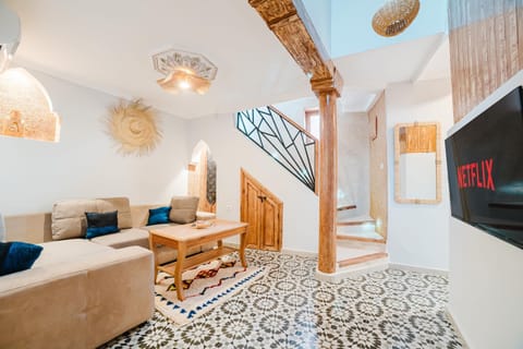 Communal lounge/ TV room, TV and multimedia, Living room, Seating area