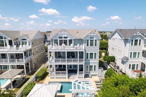 1616 - Coastal LunaSea House in Corolla