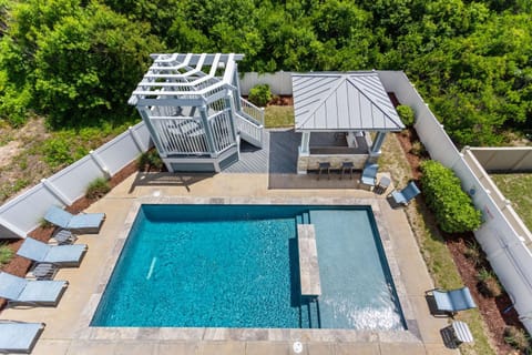 1616 - Coastal LunaSea House in Corolla