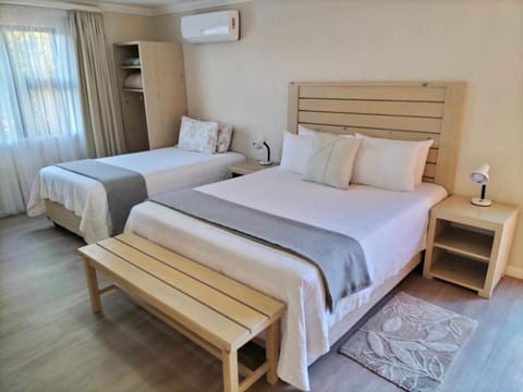 Bed, Bedroom, air conditioner