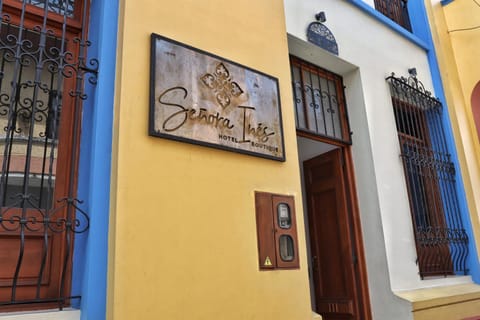 Property building, Street view
