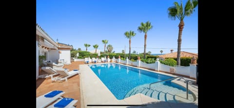 Swimming pool, Swimming pool