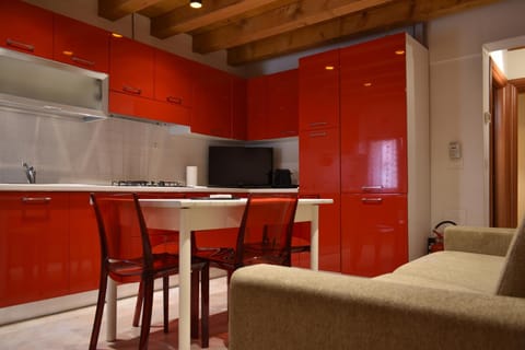 TV and multimedia, Kitchen or kitchenette, Dining area