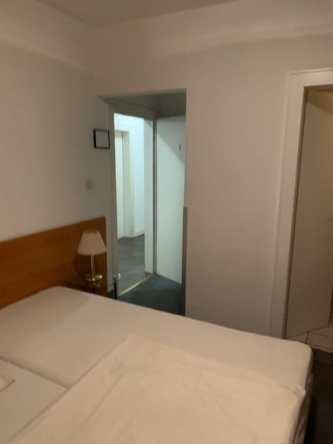 Waldhotel Hensel's Felsenkeller Hotel in Offenbach