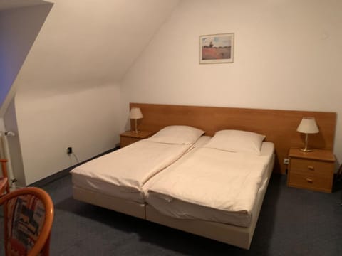 Waldhotel Hensel's Felsenkeller Hotel in Offenbach