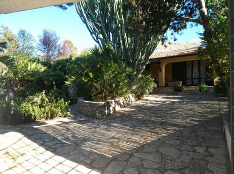 Property building, BBQ facilities, Garden, Floor plan, Garden view, Sea view