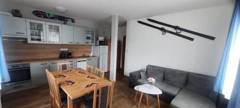 Kitchen or kitchenette, Living room