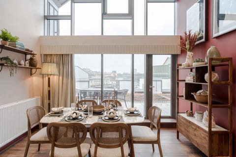 Kitchen or kitchenette, Living room, Dining area