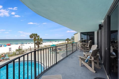 Property building, Patio, Day, Natural landscape, View (from property/room), Balcony/Terrace, Beach, Evening entertainment, Pool view, Sea view, Swimming pool, sunbed