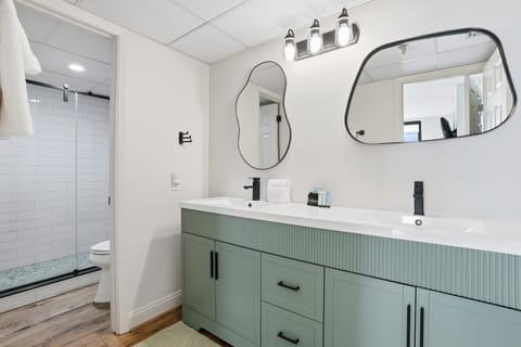 Watercrest 207 3 BR 3 BA with 2 Beachfront Masters Apartment in Lower Grand Lagoon