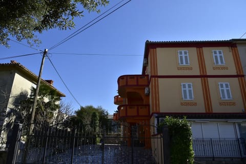 Facade/entrance, On site
