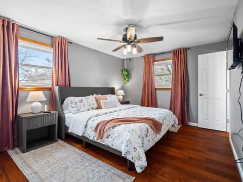 Vermilion Retreat with Game Room, Hot Tub and Across from Community Pool House in Vermilion