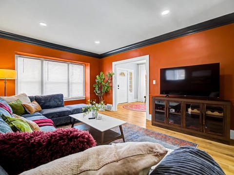 4 Bed 2 Bath Walk to Lakewood Restaurants and Shops House in Lakewood