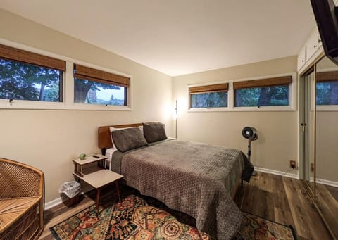 Retro Lakeview House in Michigan