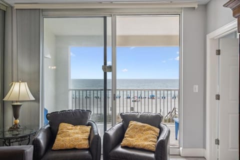 View (from property/room), Balcony/Terrace, Seating area, Sea view