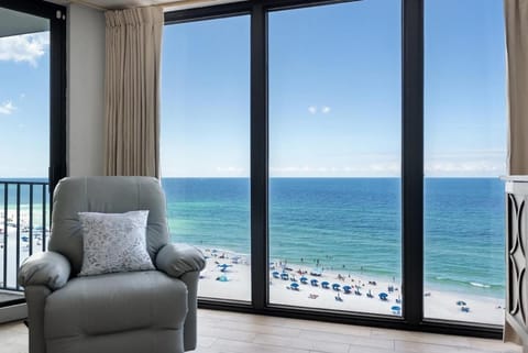 Day, View (from property/room), Balcony/Terrace, Living room, Seating area, Beach, Sea view