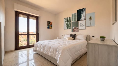 Balcony/Terrace, Bedroom, towels, air conditioner
