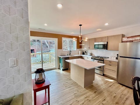 Kitchen or kitchenette, kitchen