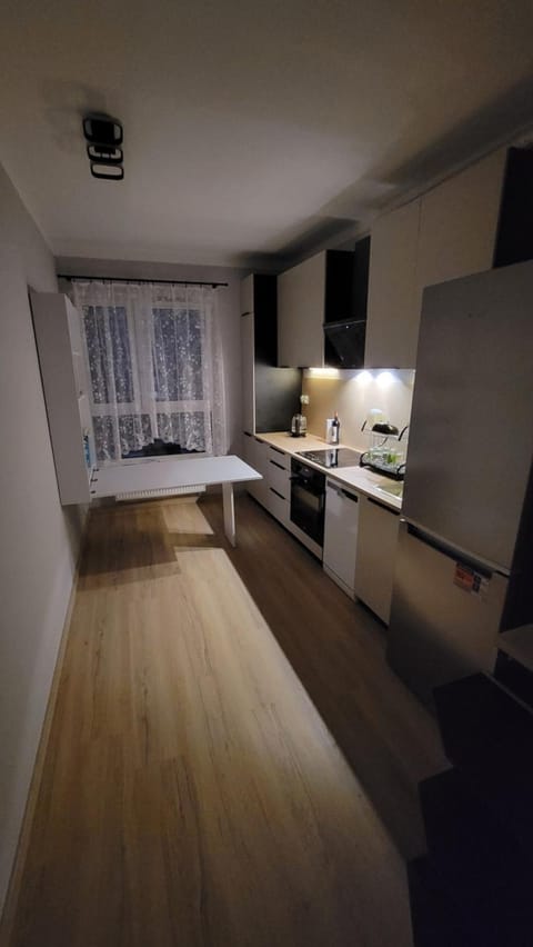 Dining area, dishwasher, kitchen