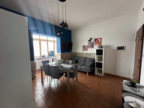 Seating area, Dining area, pet friendly