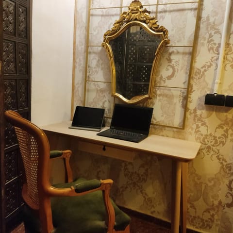 Barcelona RAVAL Y ROQUETES House in L'Hospitalet de Llobregat