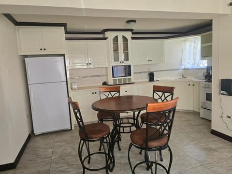 Kitchen or kitchenette, oven