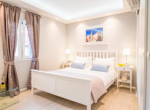 Day, Bedroom