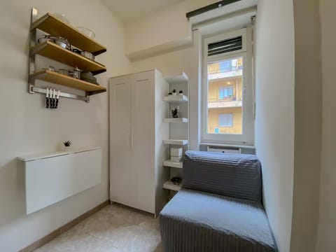 Bed, Living room