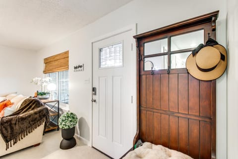 5 Mi to Museum of the Great Plains Home with Patio House in Lawton