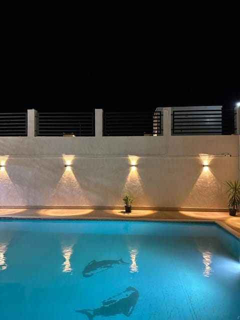 Swimming pool, Swimming pool