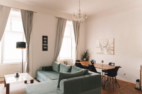 Living room, Seating area, Dining area