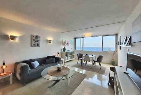 Communal lounge/ TV room, TV and multimedia, Living room