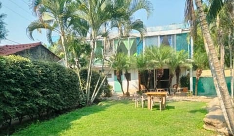 Property building, Patio, Spring, Day, Natural landscape, Garden, Garden view