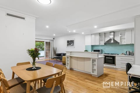 Dining area, kitchen