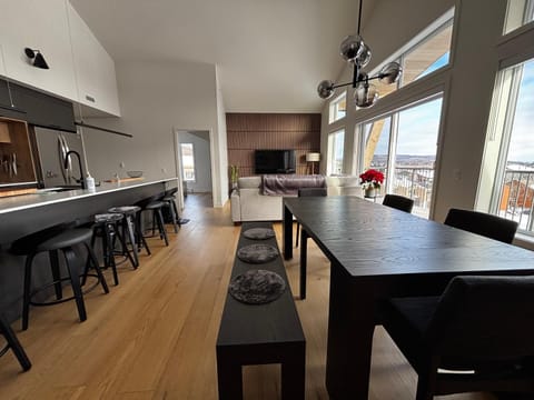 Communal lounge/ TV room, Kitchen or kitchenette, Living room, Dining area