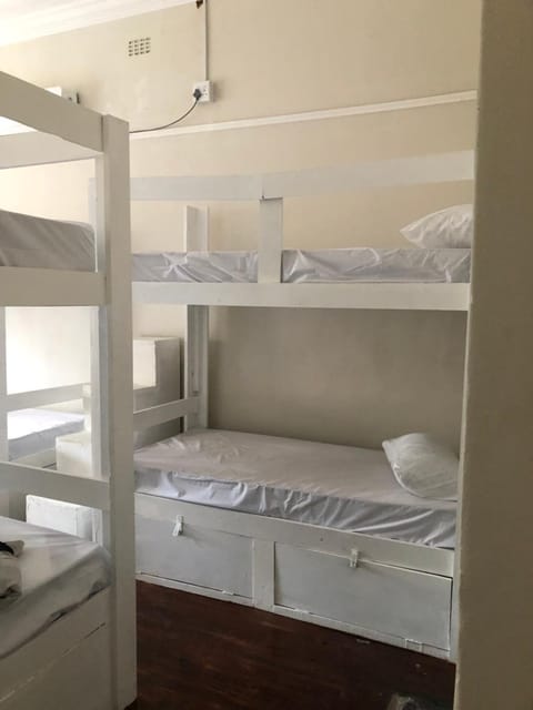 Star legend backpackers - Parow Hostel in Cape Town