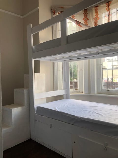 Star legend backpackers - Parow Hostel in Cape Town