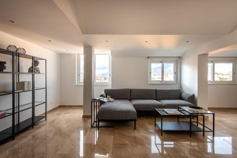 Communal lounge/ TV room, Living room