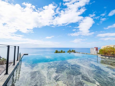 Natural landscape, View (from property/room), Balcony/Terrace, Pool view, Sea view, Swimming pool