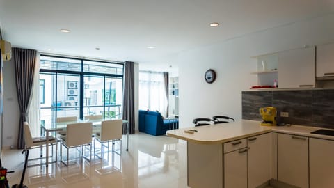 Kitchen or kitchenette, Living room, Dining area