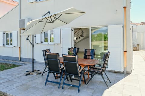 Holiday home Viva Apartment in Novalja