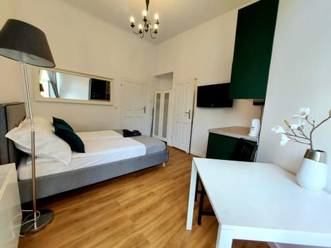 PARIS Apartament z balkonem - Monte Cassino Bed and Breakfast in Sopot