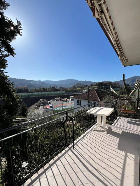 Natural landscape, View (from property/room), Balcony/Terrace, Dining area