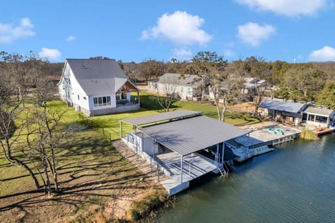 The Woodland Escape with Concierge Services - New Listing House in Granite Shoals