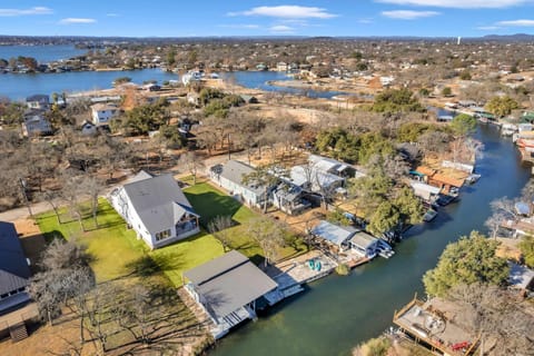 The Woodland Escape with Concierge Services - New Listing House in Granite Shoals